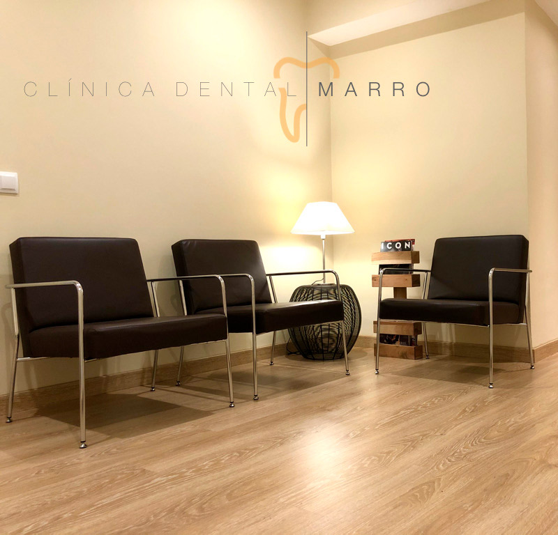 Imagen de la Sala de espera de la Clínica Dental Marro des de una nueva perspectiva.